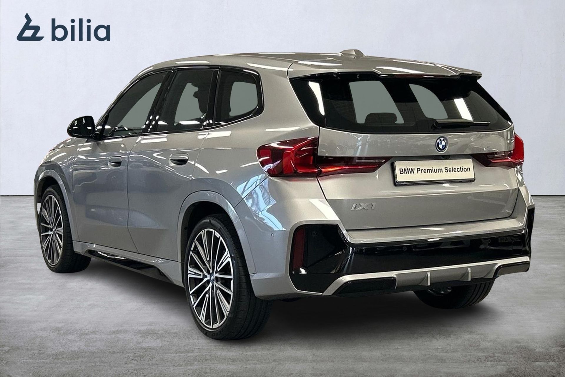 BMW iX1 M Sport 2023, bild 2/10