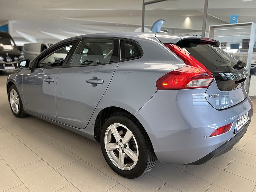Bild 2 av Volvo V40 D2 120HK I Parkeringssensorer bak I Vinterhjul