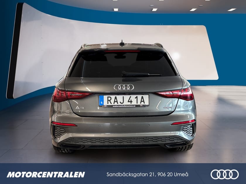 Bild 4 av Audi A3 Sportback 40 TFSI quattro 40TFSI Parkeringsvärmare/Drag/S-line