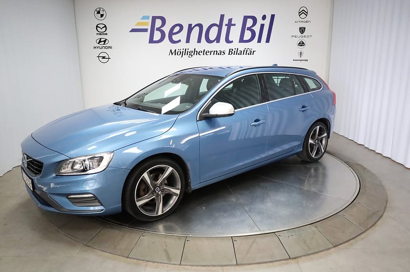 Bild 4 av Volvo V60 D4 Momentum 190hk | Dragkrok | R Design | Navi