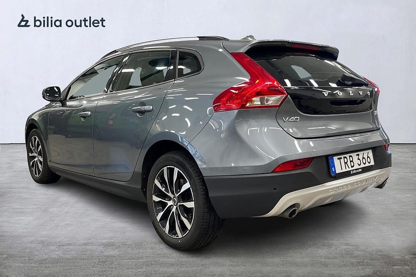 Bild 3 av Volvo V40 Cross Country T3 Momentum 152hk / Navigation Backamera BLIS Värmare