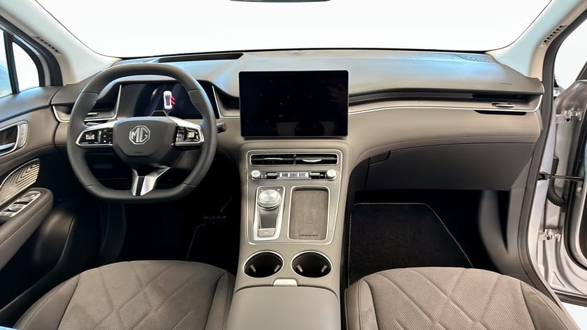 Bild 4 av MG S6 EV Dual Motor LUXURY 77 KWH AWD - LADDKORT 15 000KR