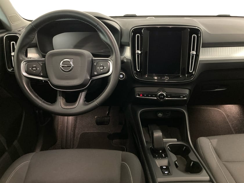 Bild 5 av Volvo XC40 T3 FWD aut Momentum Advanced