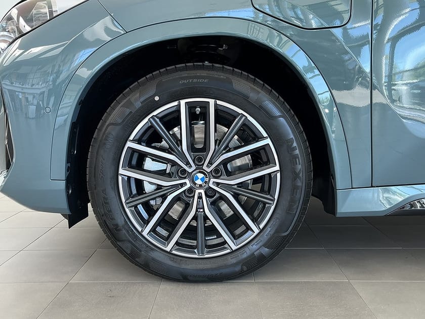 Bild 4 av BMW X1 xDrive25e M Sport Drag Head-Up Panorama Rattvärme