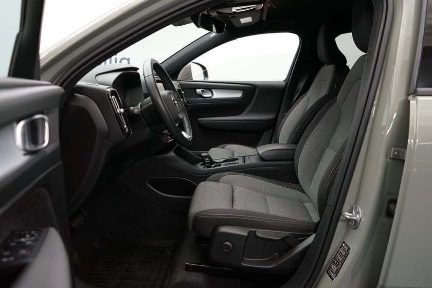 Bild 5 av Volvo XC40 B4 FWD Bensin Core SE II, Navigation, Baklucka elmanövrerad