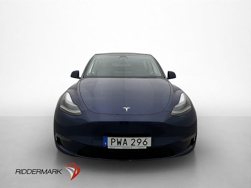 Bild 3 av Tesla Model Y Long Range AWD Drag Pano Moms AP Skinn Kamera