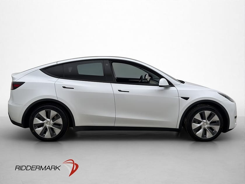 Bild 5 av Tesla Model Y Standard Range RWD Drag Autopilot En-Brukare