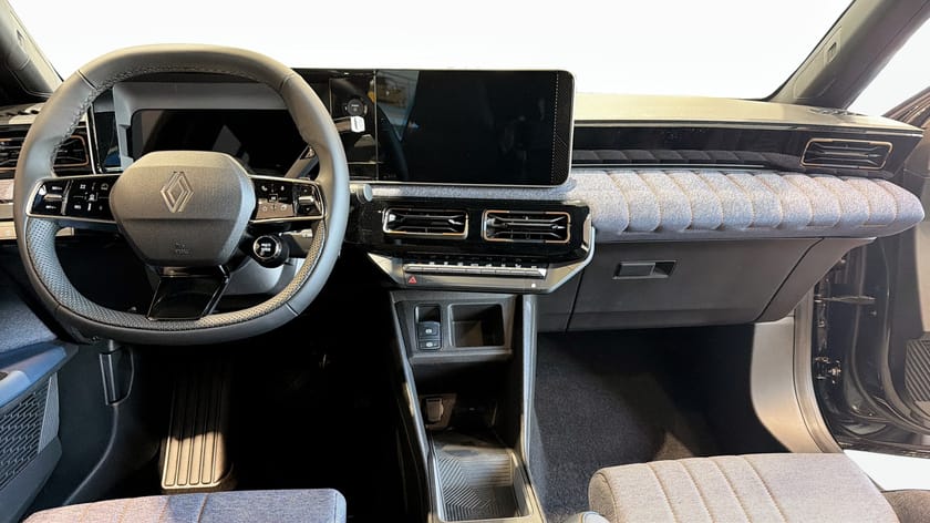 Bild 4 av Renault 4 E-Tech TECHNO EV52 *JUST NU V-HJUL199:-/MÅN PL*