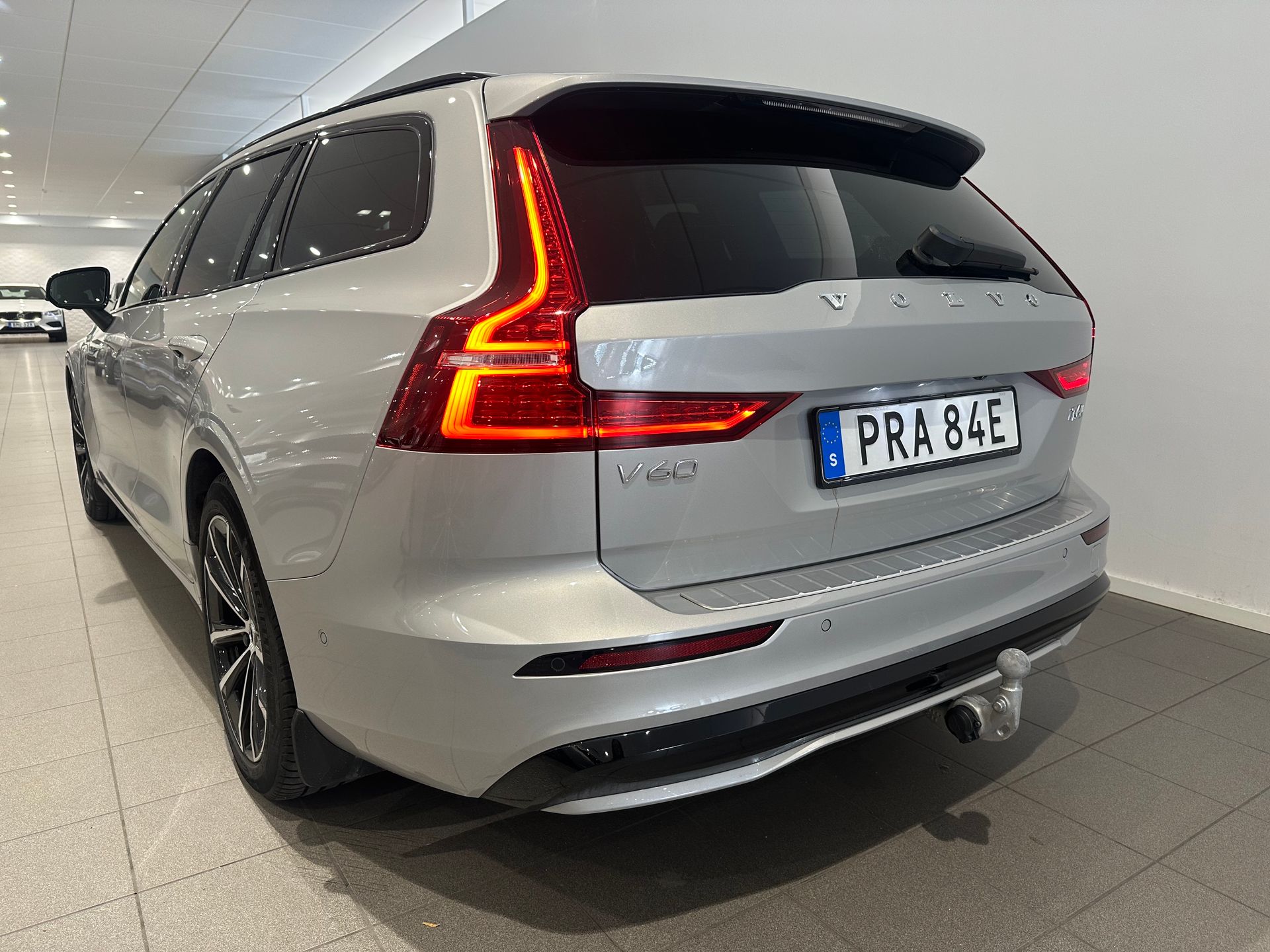 Volvo V60 T6 Plus Dark Nordic Edition 2025, bild 2/10