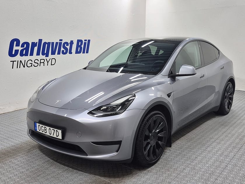 Bild 1 av Tesla Model Y Standard Range RWD 299HK Läder Panorama