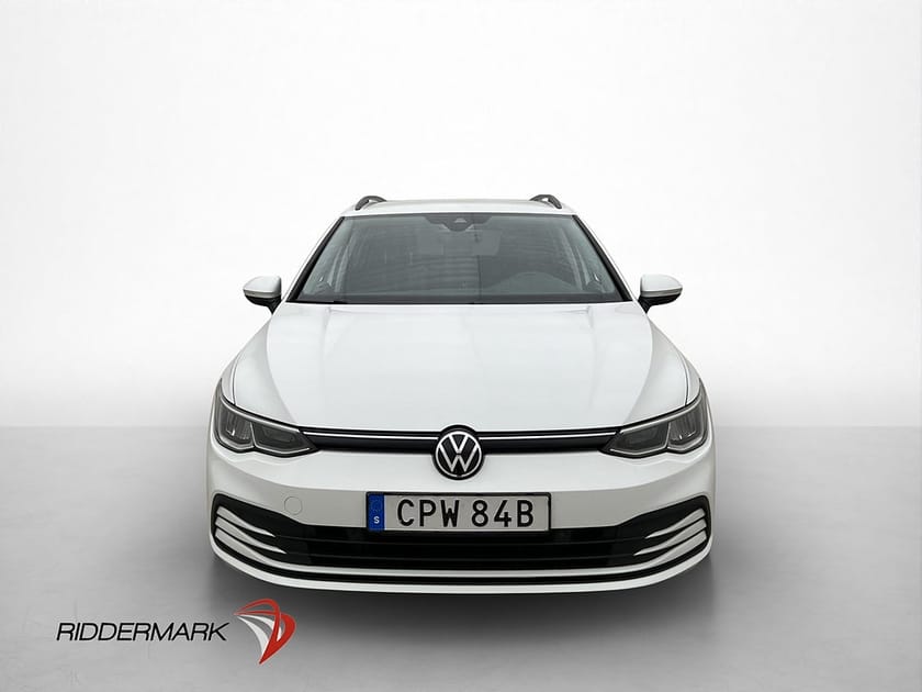 Bild 2 av Volkswagen Golf Sportscombi 1.5 eTSI 131hk Cockpit Navi Carplay