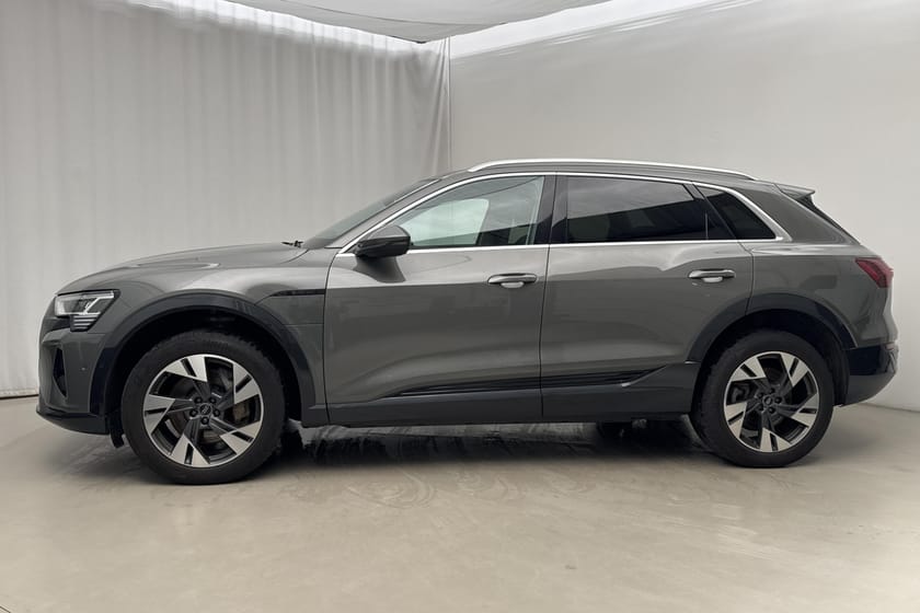 Bild 2 av Audi Q8 55 e-tron quattro (408hk) Helläder Panorama