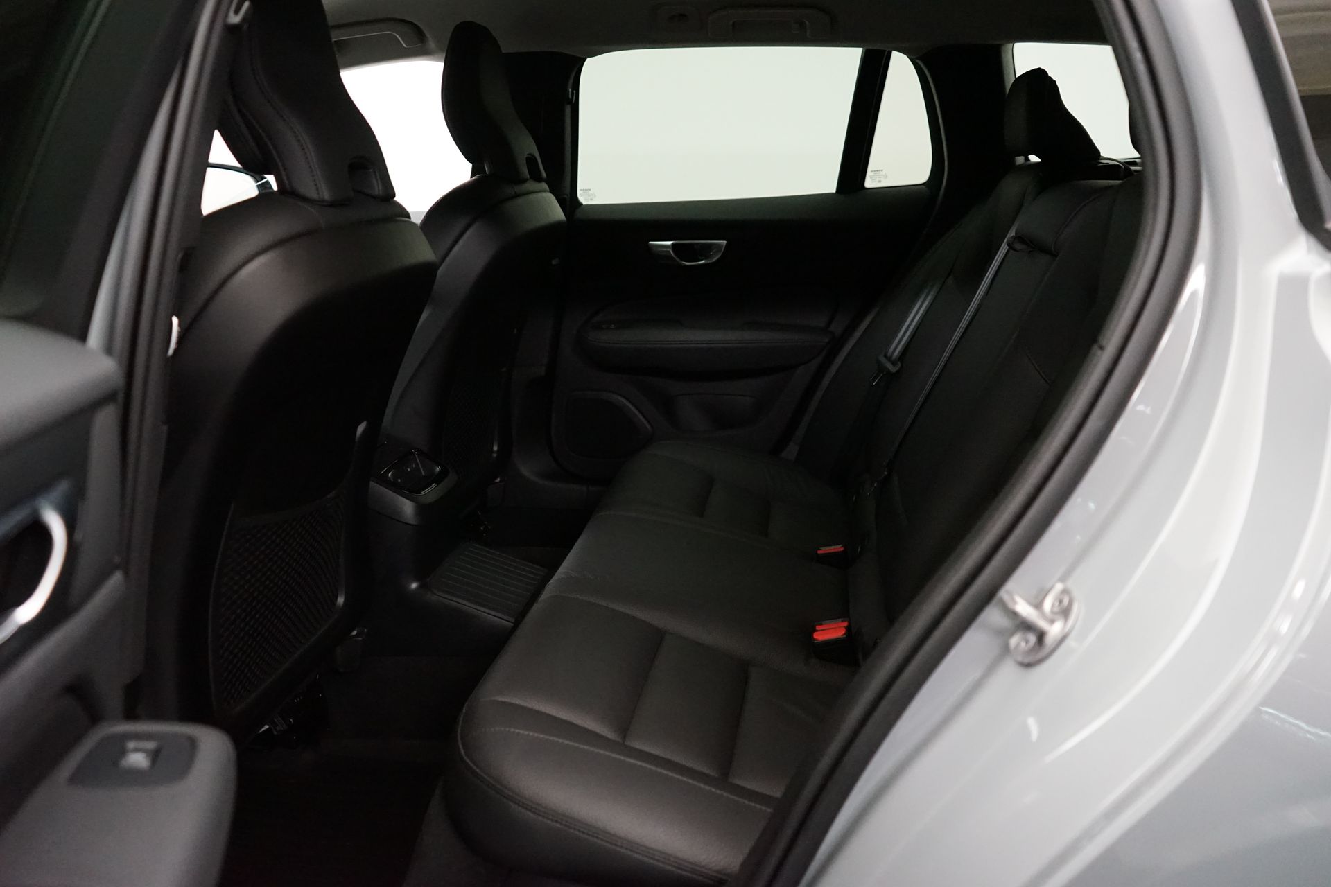 Volvo V60 T6 Plus Dark Nordic Edition 2025, bild 7/10