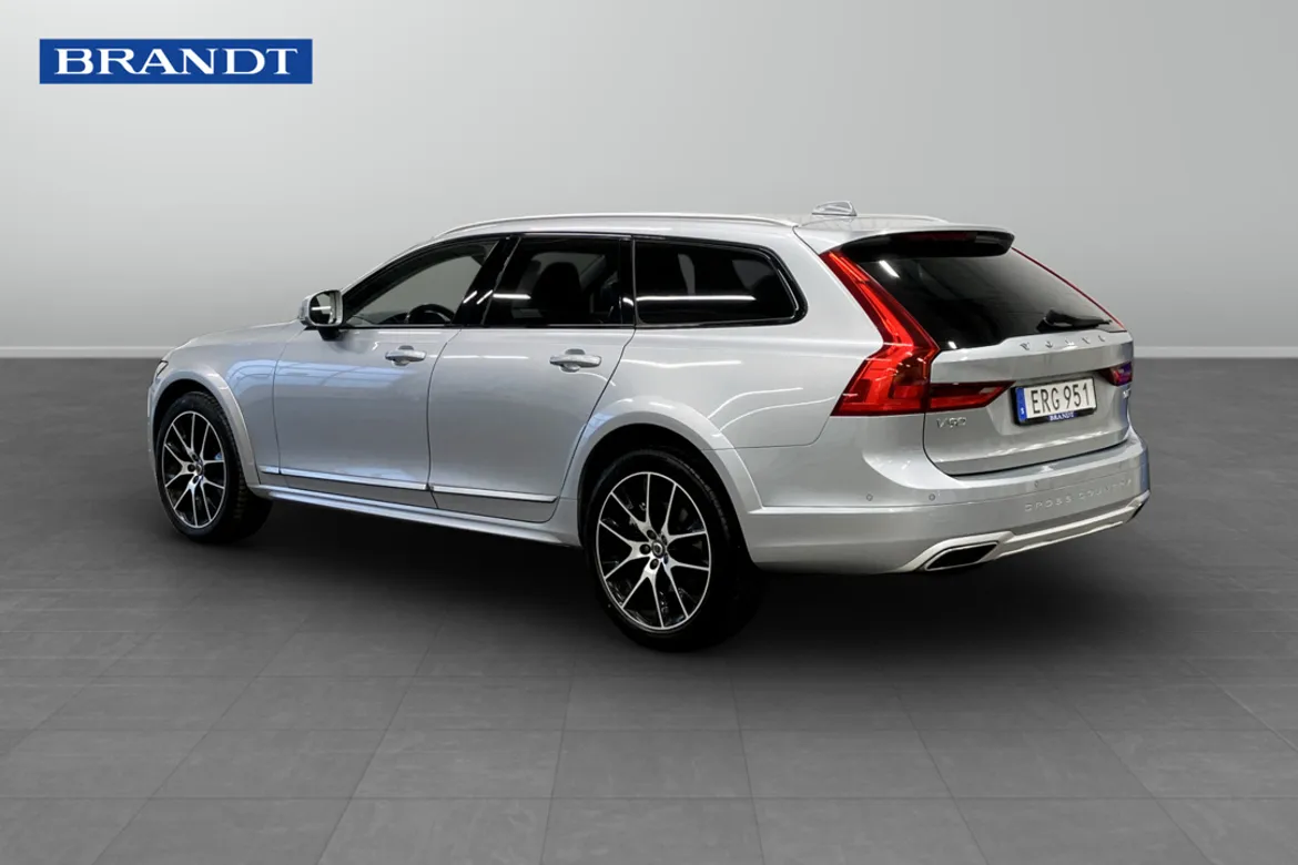 Volvo V90 Cross Country