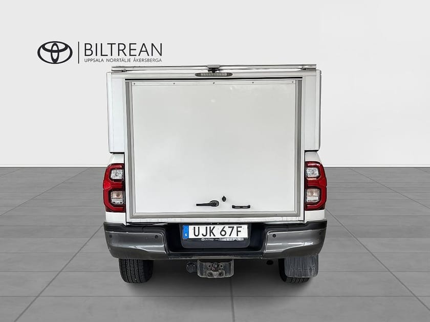Bild 5 av Toyota Hilux Dubbelhytt D-hytt 2.8 Invincible Komfortpaket Volymskåp Värmare