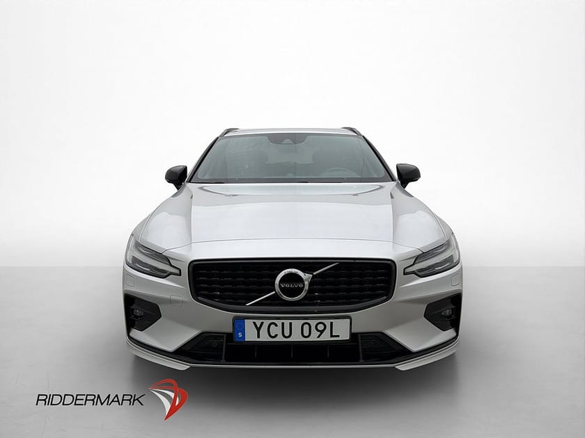 Bild 2 av Volvo V60 B4 R-Design B&W Skinn Kamera BLIS CarPlay Värmare