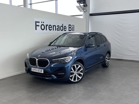 BMW X1 xDrive25e Model Sport H/K Drag Panorama Komfort Access