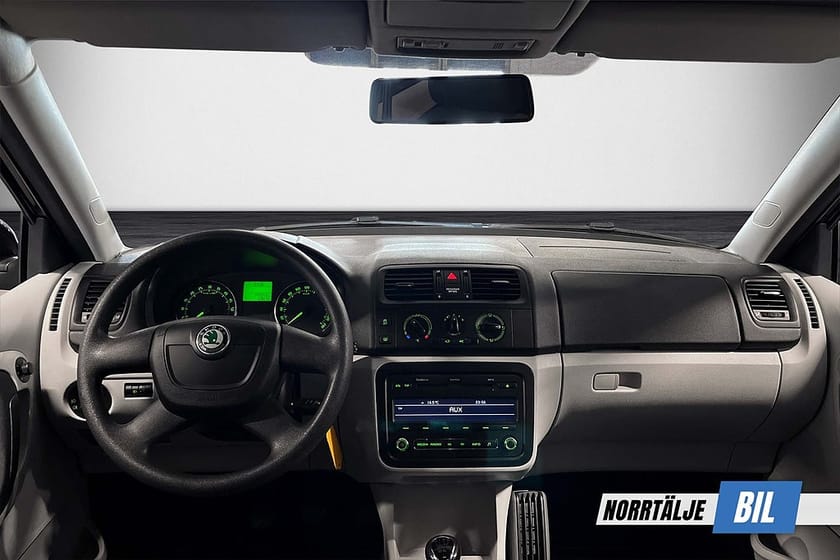 Bild 3 av Škoda Fabia Kombi Skoda 1.6 75 HK DRAG M&K NYBES 0,36L/MIL