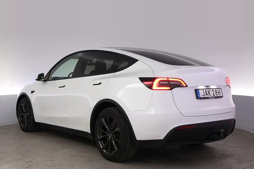 Bild 4 av Tesla Model Y Long Range AWD Autopilot Panorama Drag