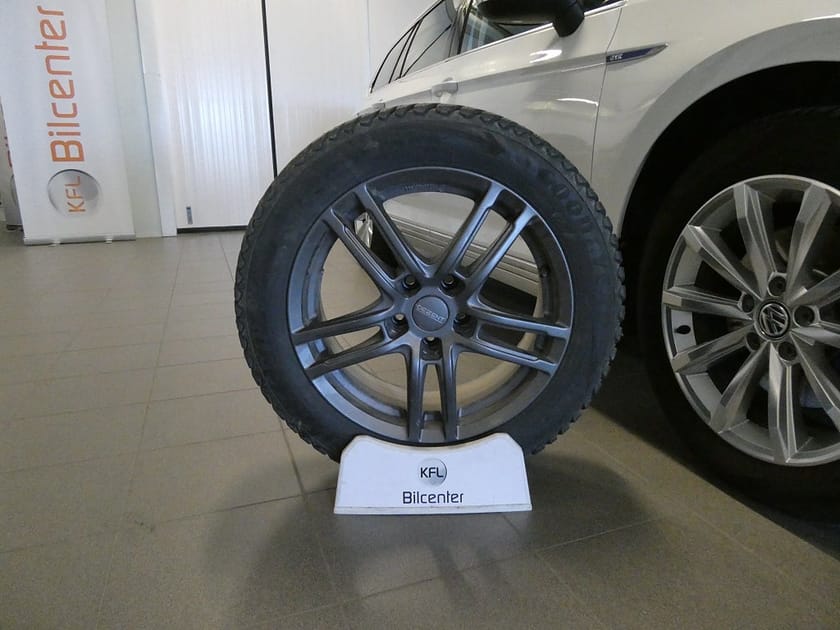 Bild 2 av Volkswagen Passat Sportscombi GTE 1.4 TSI Aut-Drag-Kamera-Värmare-SoV
