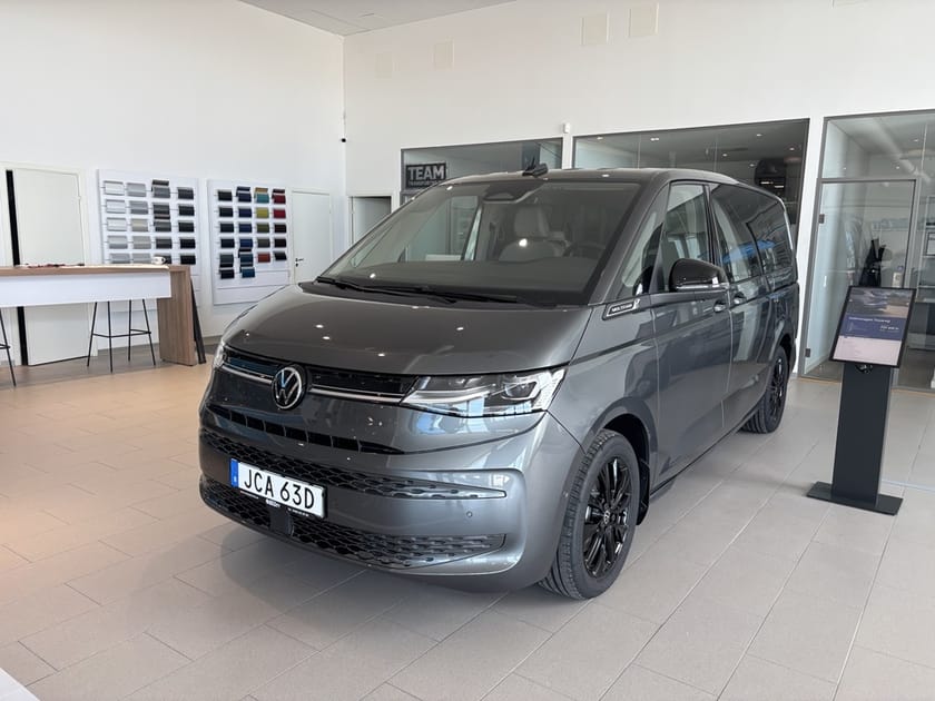 Bild 3 av Volkswagen Multivan eHybrid 4M LIFE HJULBAS: 3124 MM LÅNGT ÖVERHÄNG MOTO