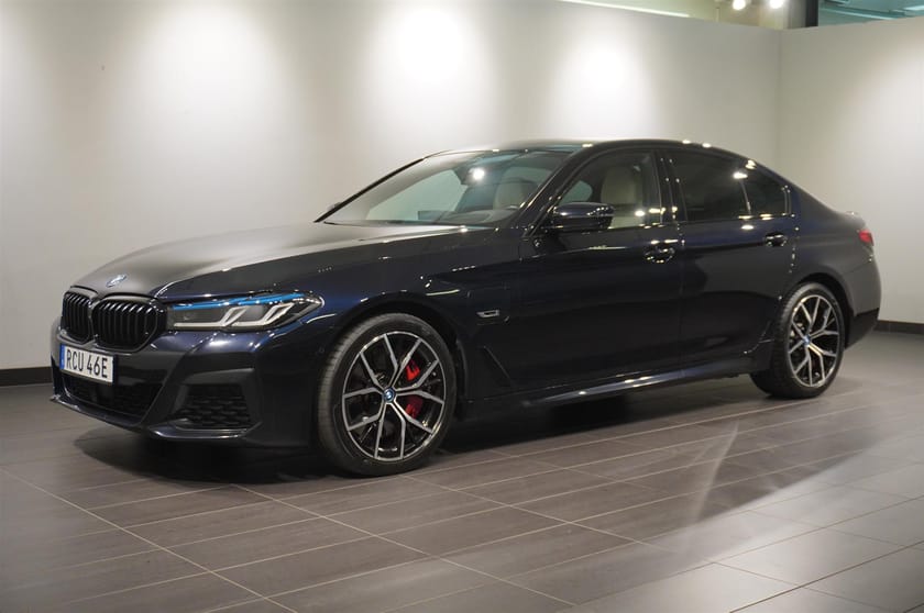 Bild 2 av BMW 545e xDrive Sedan M Sport Headup H K PA Drag