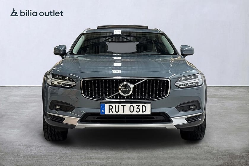 Bild 3 av Volvo V90 Cross Country B4 AWD Diesel Adv Edt 197hk Pano H/K 360° Navi VOC Drag