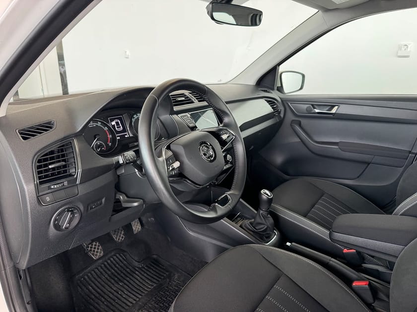 Bild 5 av Škoda Fabia Skoda 1.0 TSI Style | CarPlay | P-sensor | Keyless