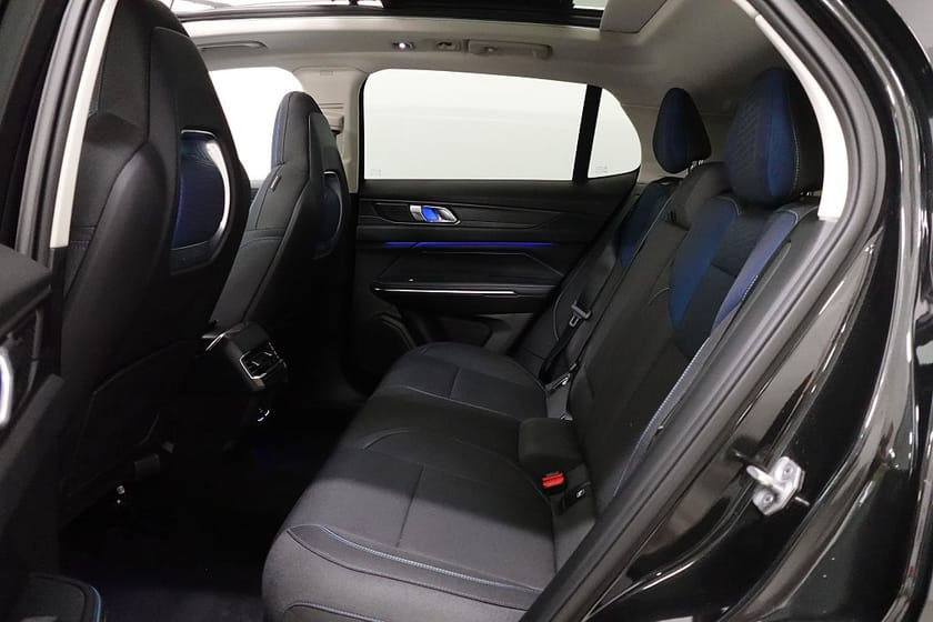 Bild 5 av Lynk & Co 01 PHEV DCT Euro 6 Pano Adap-F Ambient 360° Infinity