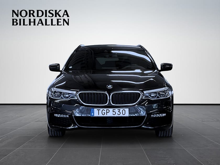 Bild 2 av BMW 530i xDrive Touring Steptronic Innovation M Sport HUD Drag