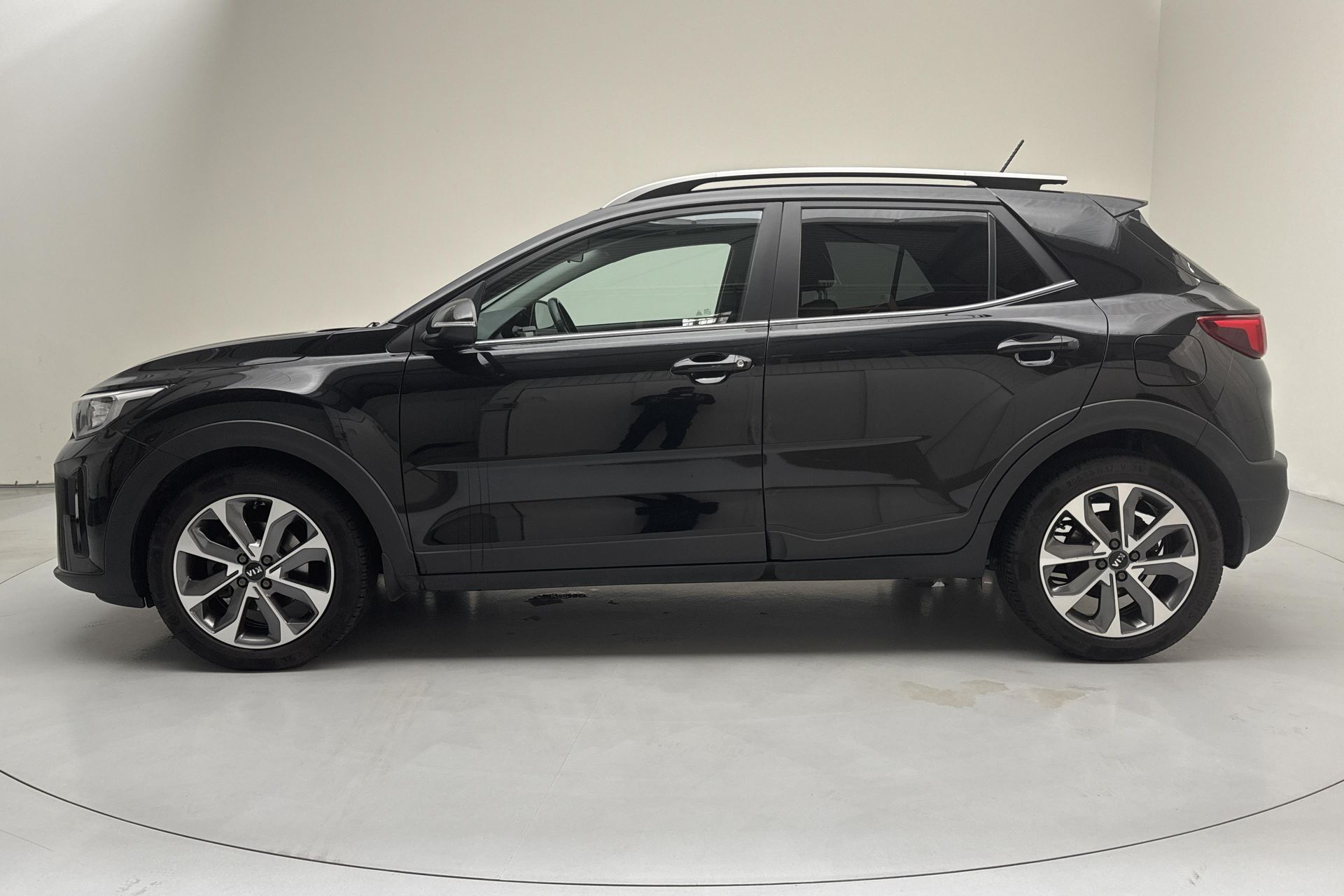 Kia Stonic 1.0 T-GDI 2020, photo 2/10