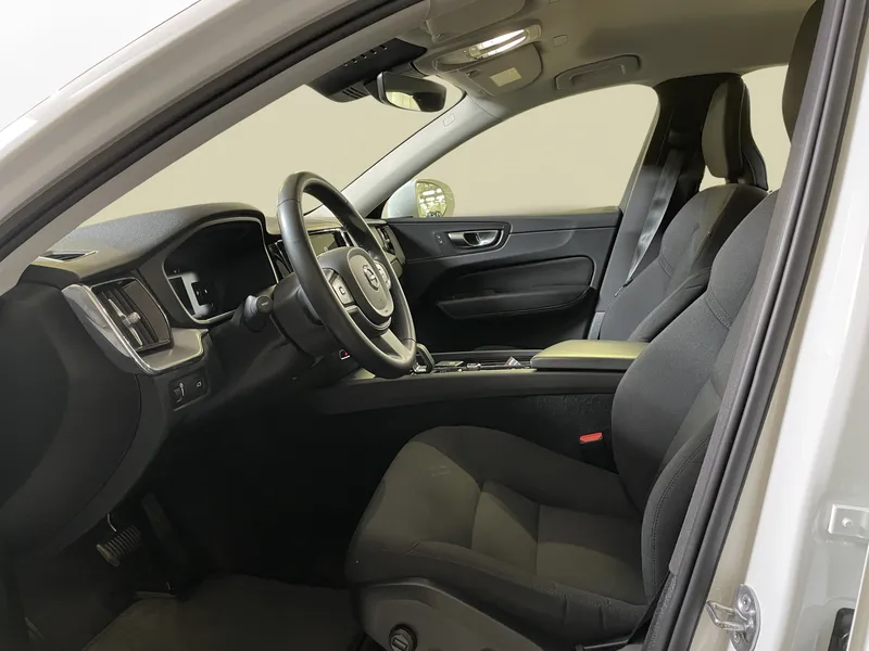 Bild 12 av 16 – Volvo XC60 B4 Diesel Momentum Advanced Edt II