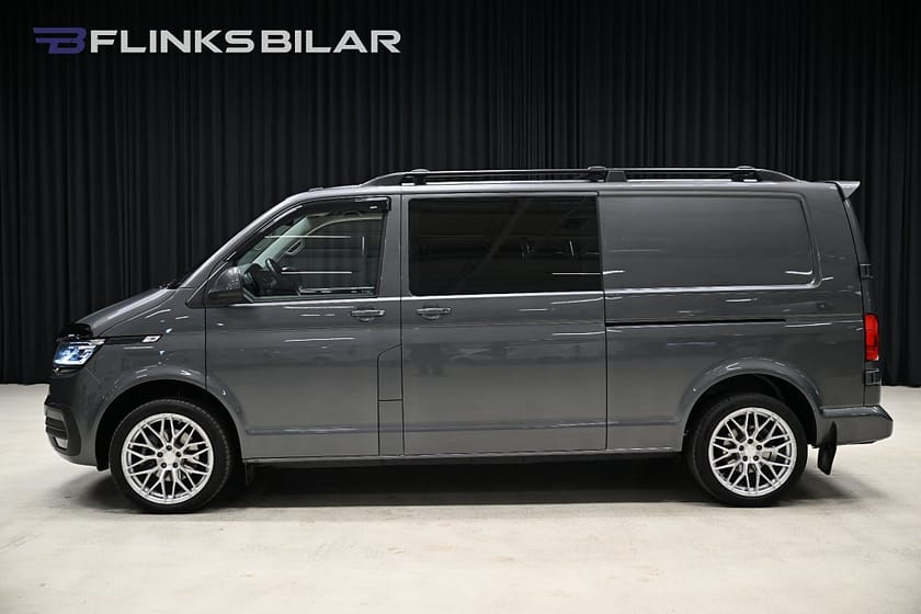Bild 2 av Volkswagen Transporter Kombi 150HK L2|Nedlackad|LED|Dubbeldörr|Lågml|Leasbar