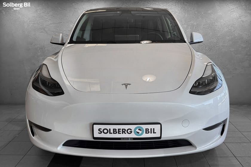 Bilde 2 av Tesla Model Y Long Range AWD HENGER.F/ LR AWD/ PANO/ 2-SETT.HJUL