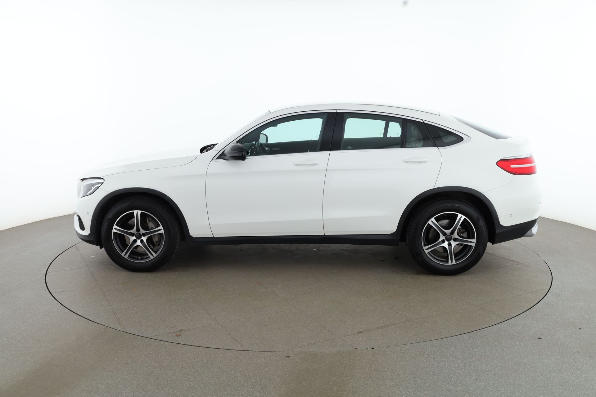 Mercedes-Benz GLC 300 de 4Matic 2019, bild 2/10