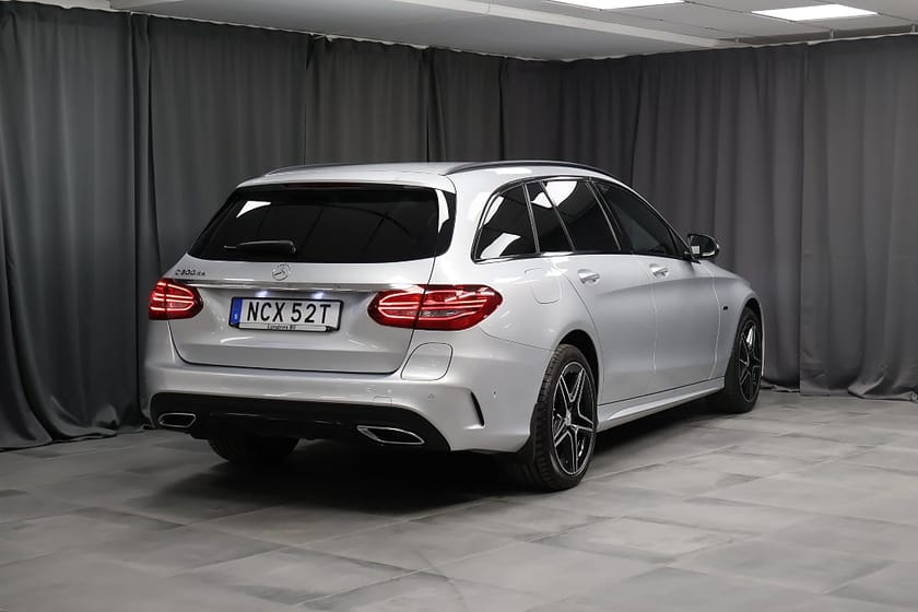 Bild 2 av Mercedes-Benz C 300 T de AMG Premium Night Edition Drag LED