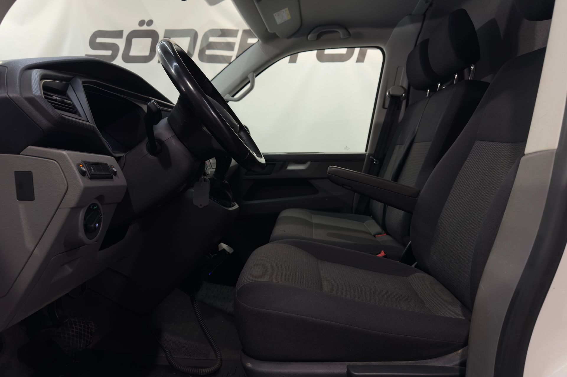 Volkswagen Transporter 2.0 TDI SCR 2022, bild 7/10