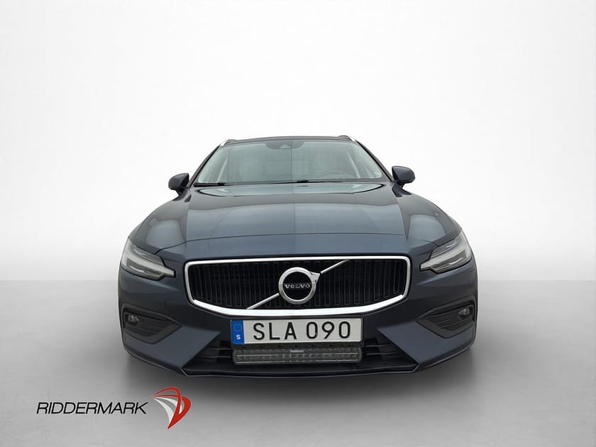 Bild 2 av Volvo V60 D4 Momentum 190hk HeadUp VOC Drag Pano H/K BLIS