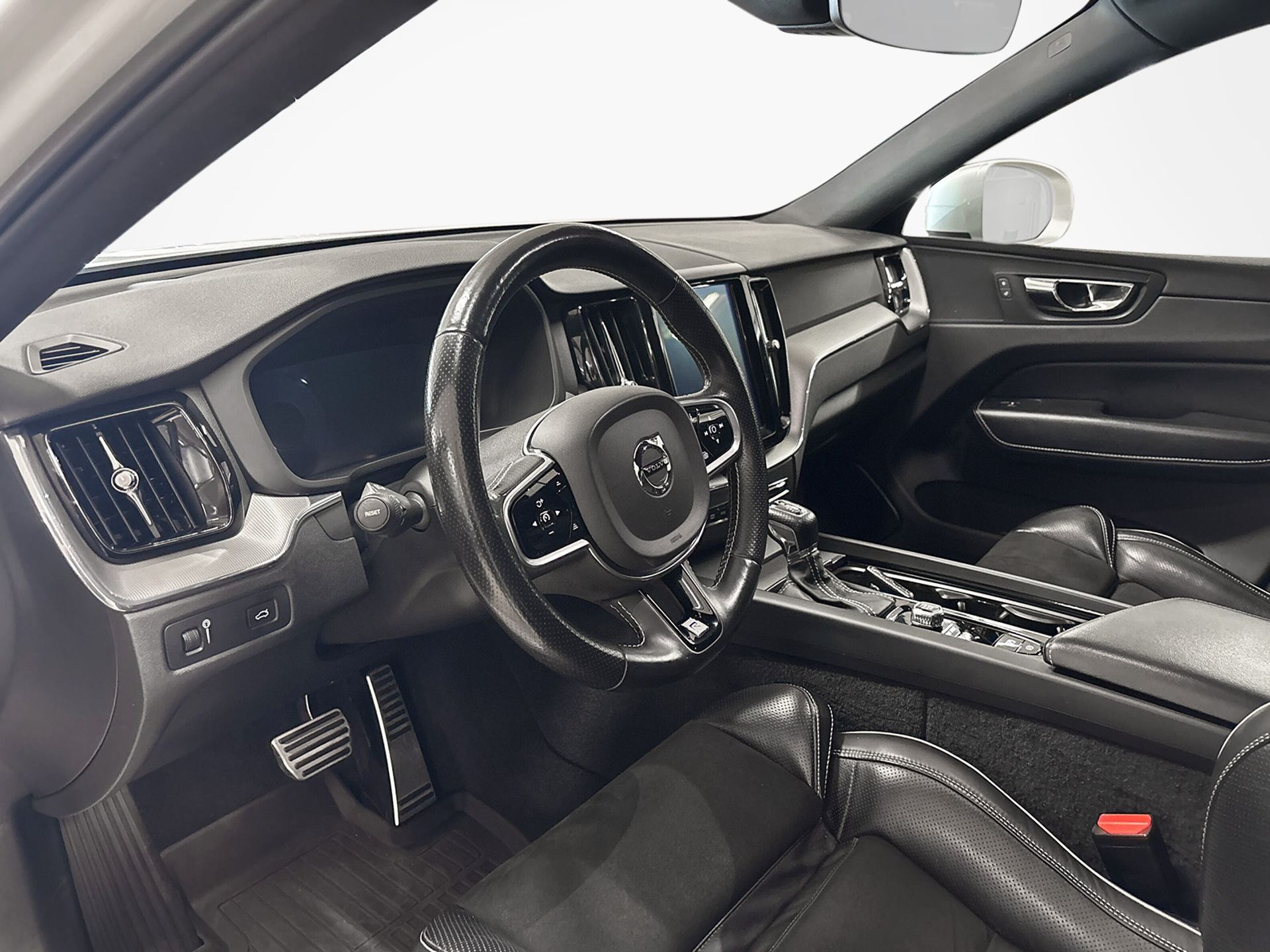 Volvo XC60 T5 AWD R-Design 250hk 2018, bild 3/5