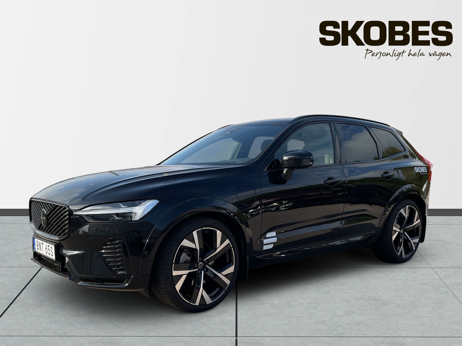 Volvo XC60 T6 Plus Black Nordic Edition 2026, bild 3/3