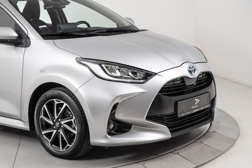 Bilde 3 av Toyota Yaris Hybrid ACC/Kamera/DAB/BT