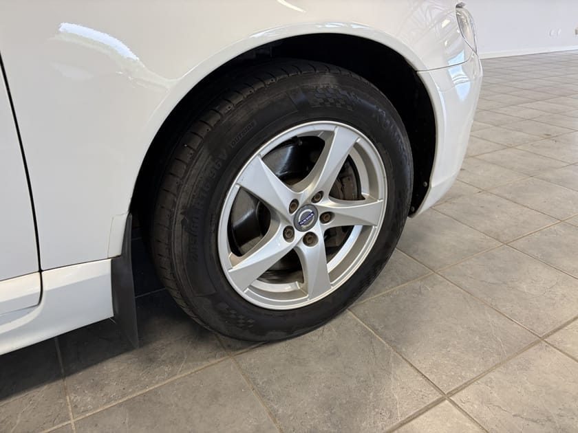 Bild 2 av Volvo V70 D4 AWD 181hk Momentum Aut/Drag/Blis