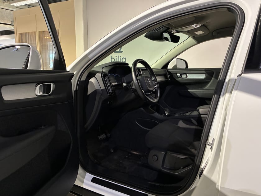 Bild 5 av Volvo XC40 T4 AWD Momentum Edition |DRAGKROK|
