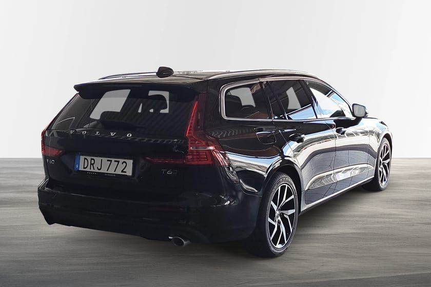 Bild 3 av Volvo V60 T6 AWD Momentum Advanced Edition