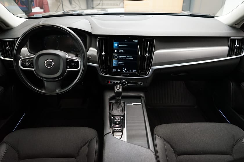 Bild 5 av Volvo V90 D4 Momentum Advanced SE II, Baklucka elmanövrerad, Dragkrok