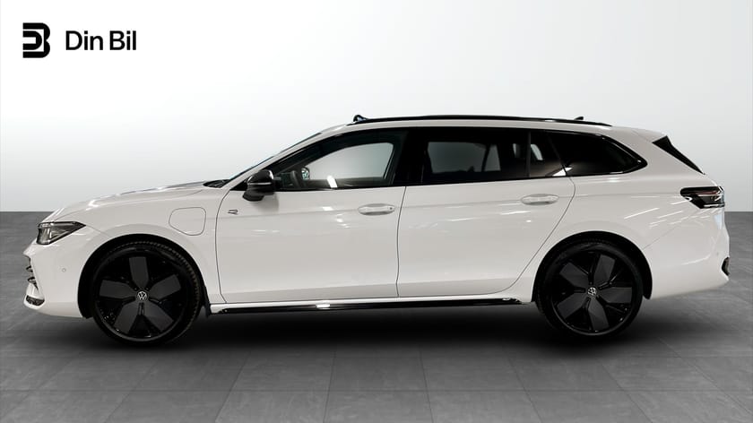 Bild 2 av Volkswagen Passat Variant eHybrid 1.5 TSI 272HK DSG / 360-Kamera & Pano