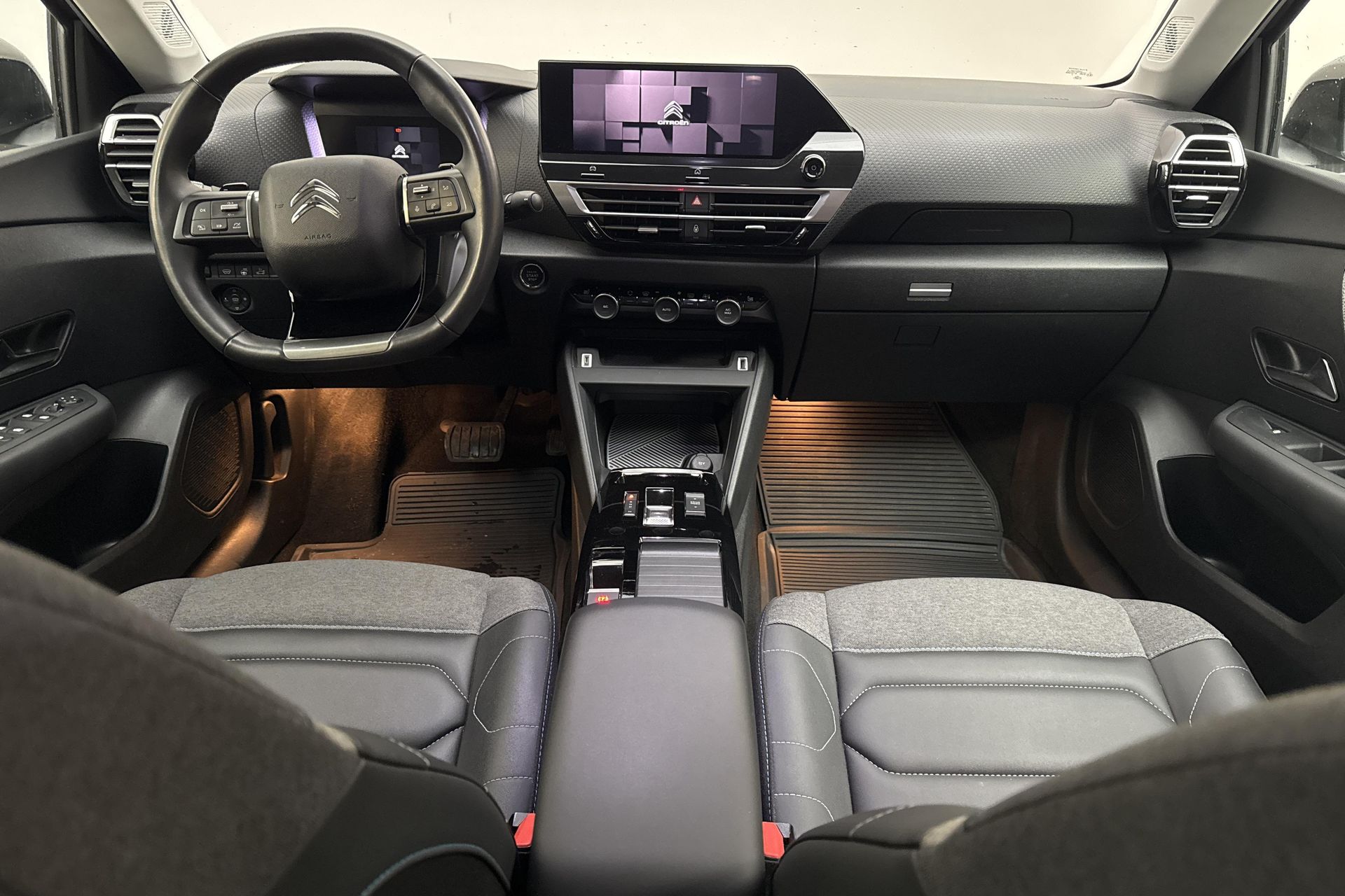 Citroen C4 X 1.2 PureTech 2023, bild 7/10