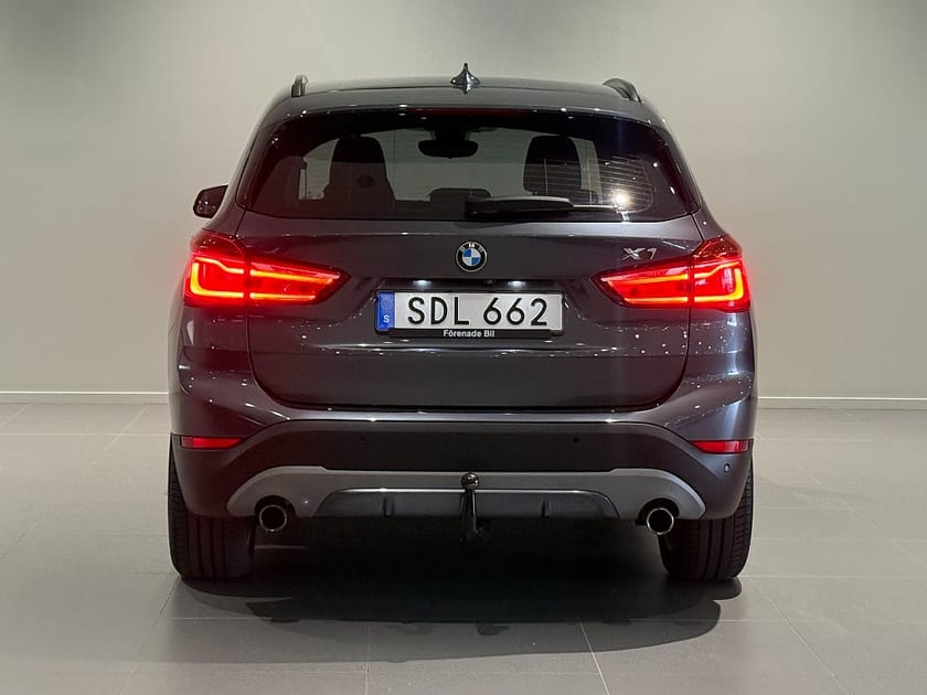 Bild 4 av BMW X1 xDrive20d Sport Line Drag HUD Svankstöd Backkamera