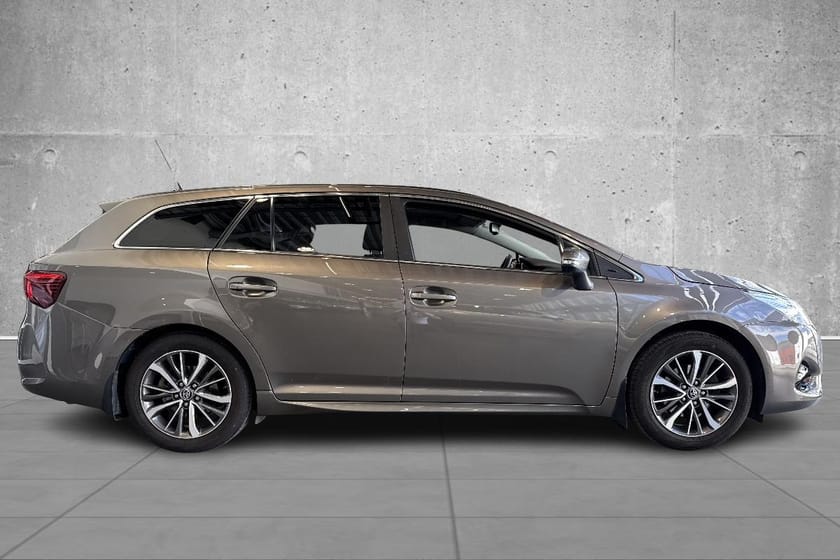Bilde 5 av Toyota Avensis Stasjonsvogn Active , Tectylert når ny.
