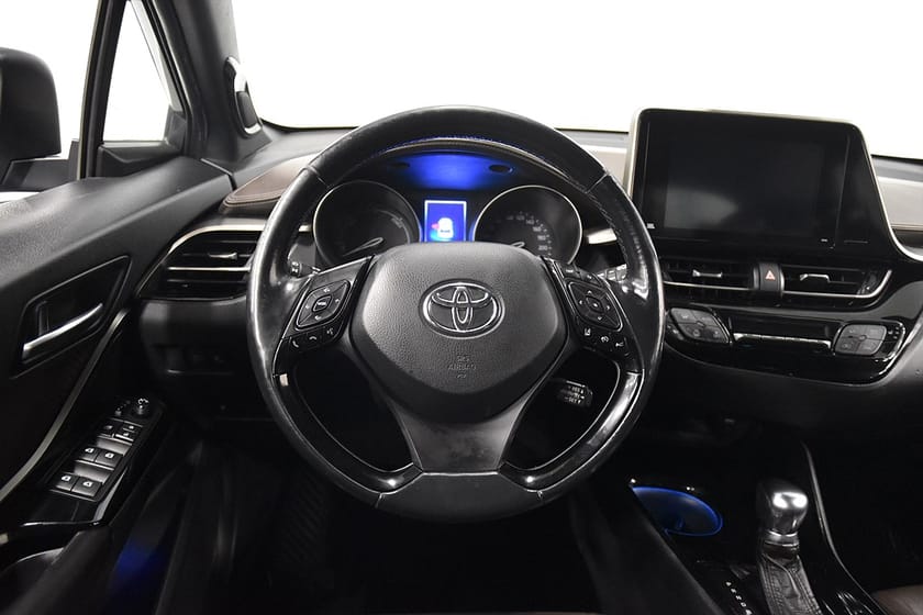 Bild 2 av Toyota C-HR Hybrid Executive Drag JBL Rattv B-kam Navi